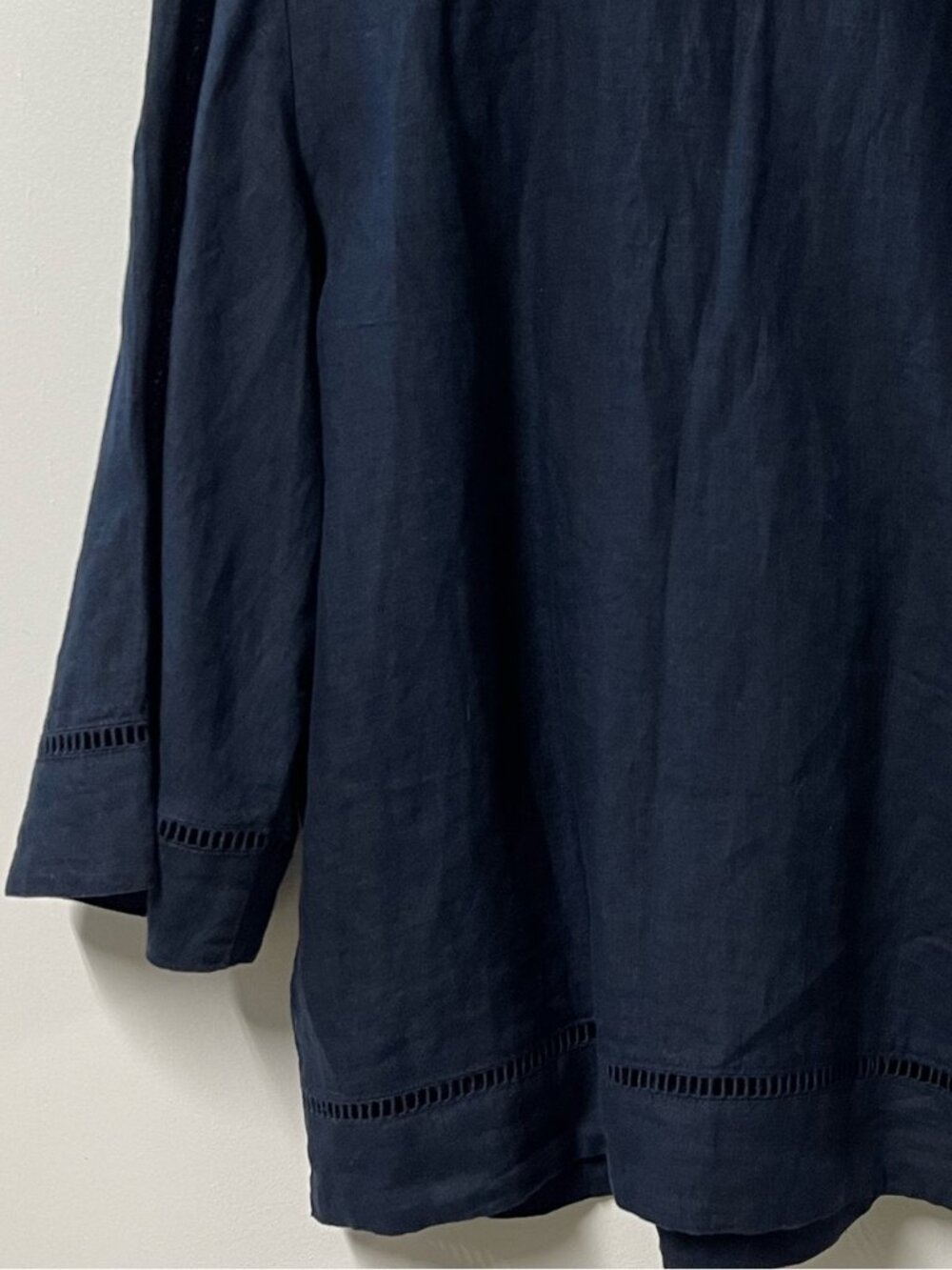 LAUREN Ralph Lauren Linen Classic Pintuck Split-Neck Tunic in Navy - Picture 4 of 8